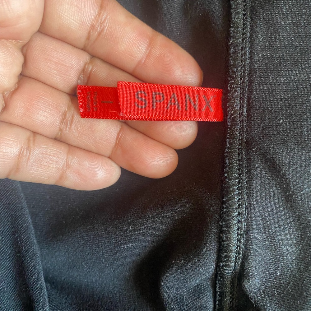 Spanx Ready To Wow Structured Capris Leggings - image 4